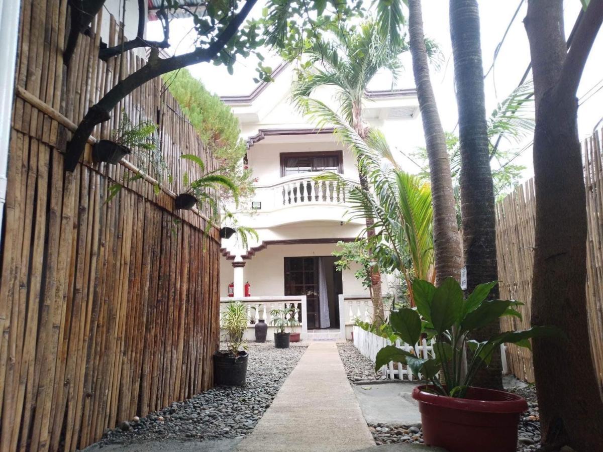 Tresha Lance Apartelle * Balabag (Boracay)